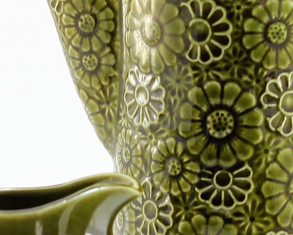 Retro Ceramic Pitcher, Creamer & Sugar Bowl Set: Teapot, Tea Set, Coffee Set - Raised Floral Pattern, Dasies, Green, Spring, Summer 1960's