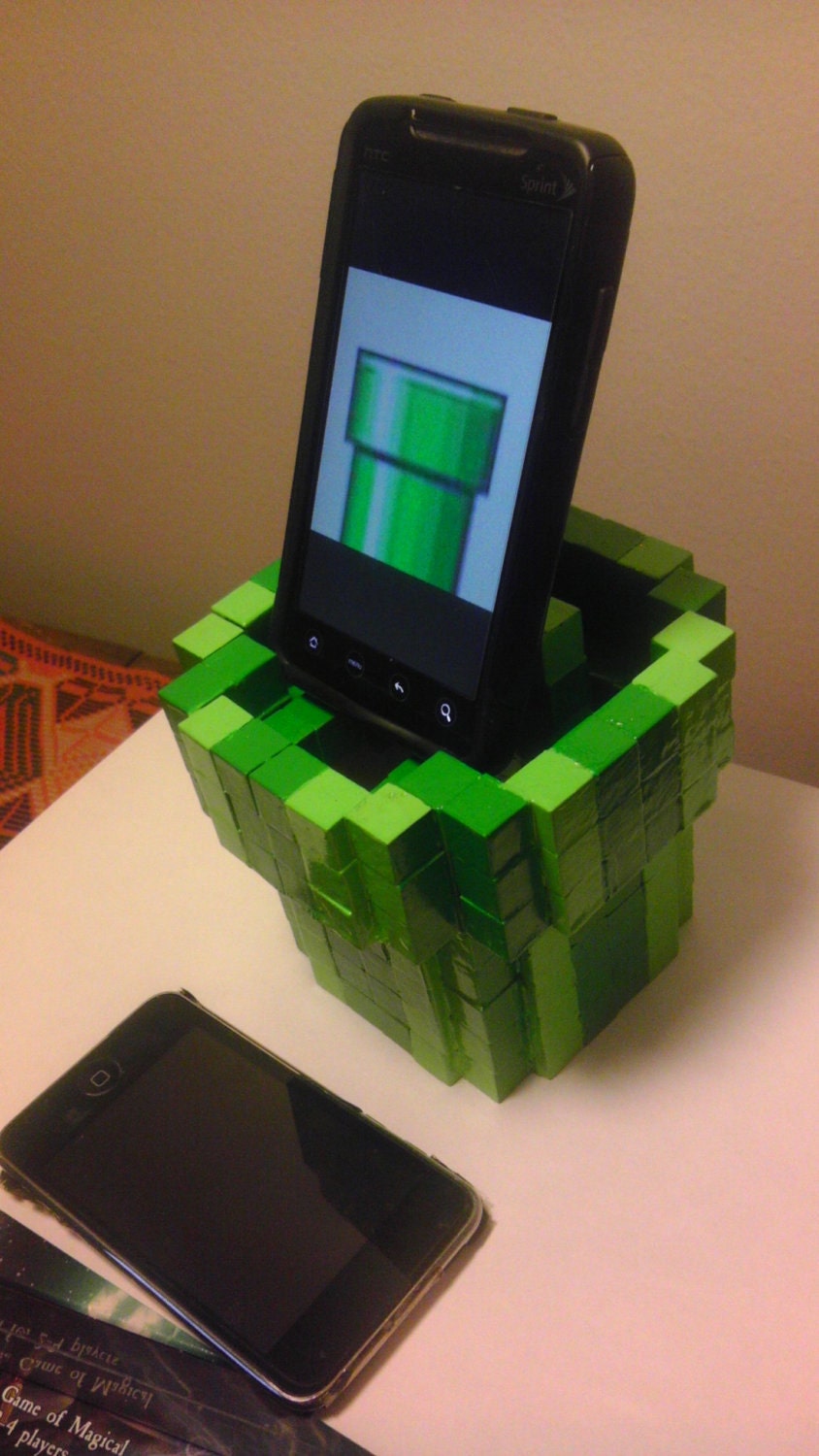 8-bit Warp Pipe Cell Phone Dock