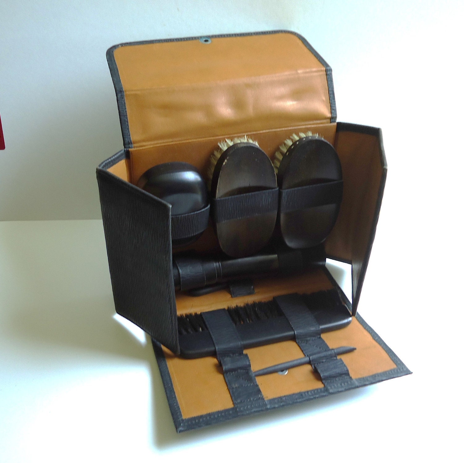 SALE Vintage Man Grooming Kit Travel case