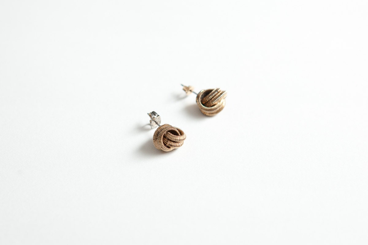 small vintage brass toned roped post earrings
