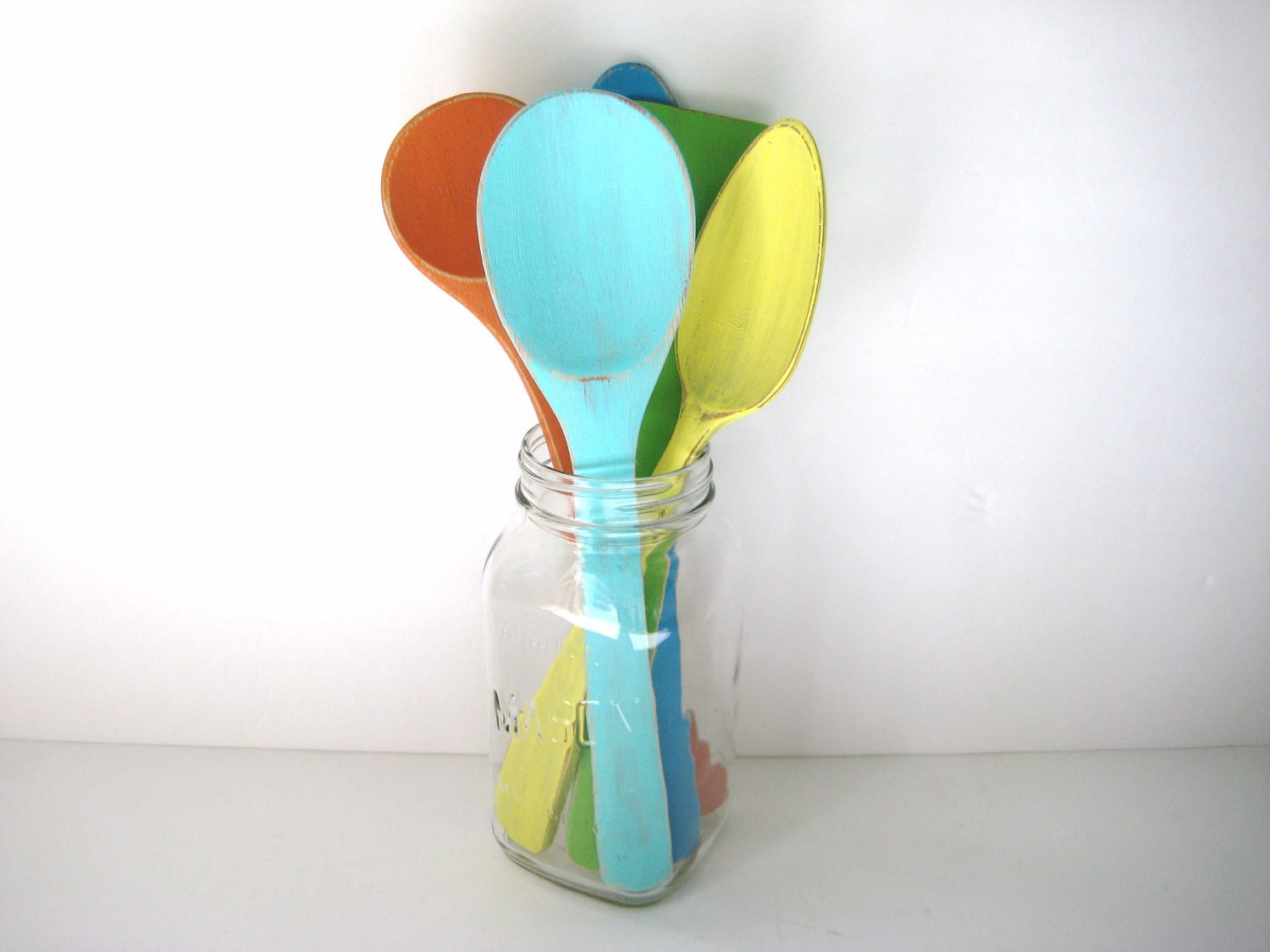 Painted Wooden Spoons in Mason Jar - Shabby Chic - Bright Unique Kitchen Decor - GreenFoxStudio Painted Wooden Spoons in Mason Jar - Shabby Chic - Bright Unique Kitchen Decor - GreenFoxStudio