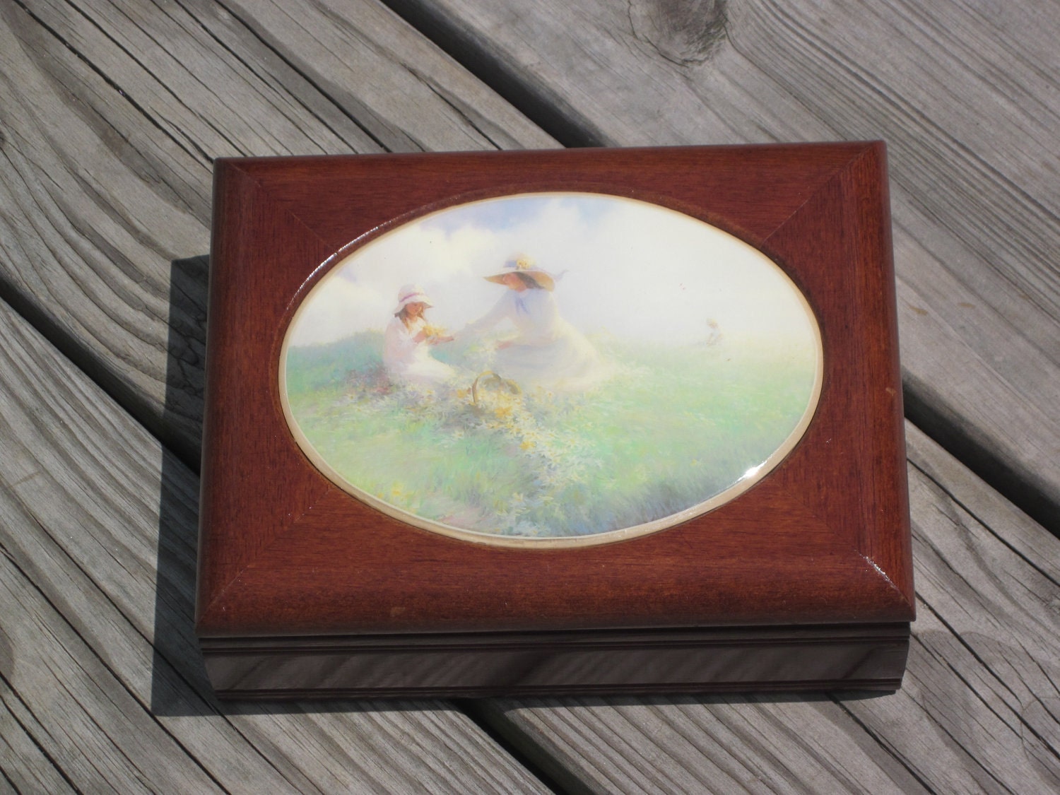 Jewelry Music Box Somewhere Over The Rainbow Jewelry Storage Gift Sankyo Grapic Art Tiles