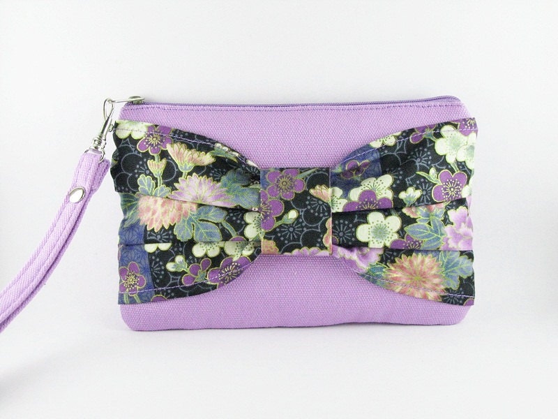 Big Bow Purple Clutch, iPhone 5 Wallet, iPhone 5 Wristlet, iPhone Wristlet, Cell Phone Wristlet, Zipper Pouch