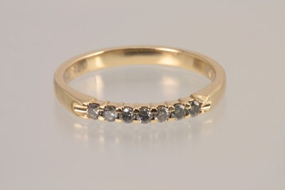 14kt Yellow Gold Diamond 7 stone anniversary ring band size 5