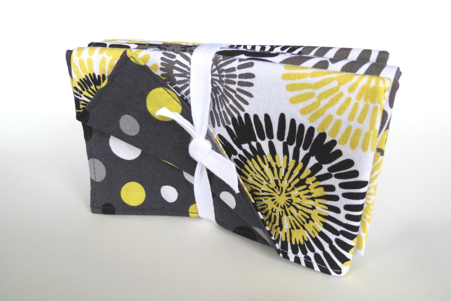 Spunky summer cloth napkins - Fireworks and polka dots in modern black and white, yellow and gray - Set of 4 - Heavy quality feel - 40% off