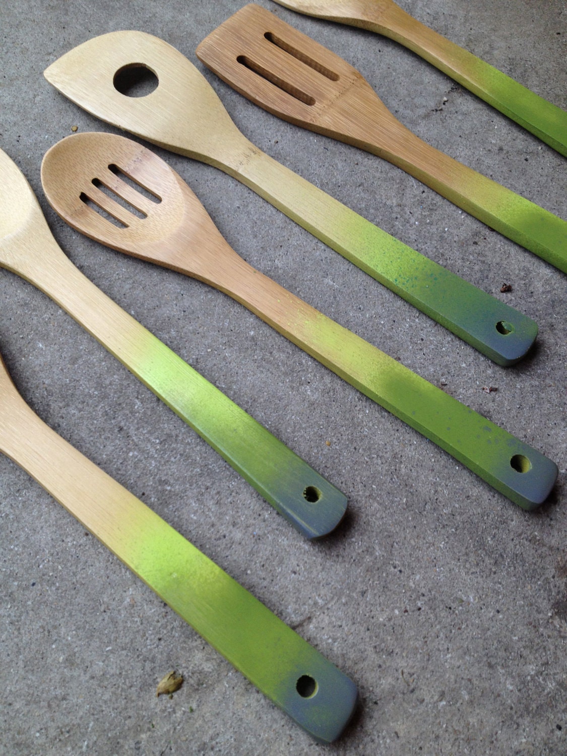 Ombre Wooden Spoons in avocado