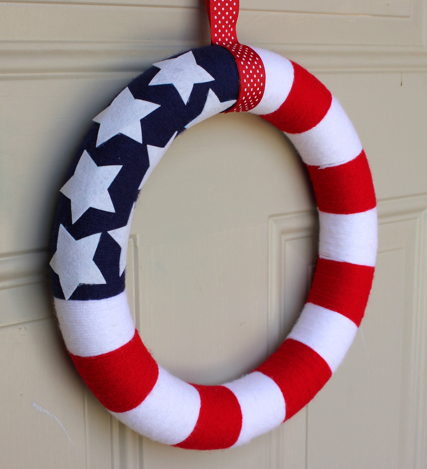 American Flag Yarn wreath. Military wreath. Memorial Day Wreath. Fourth of July Wreath. Independence Day Wreath. Patriotic Wreath.