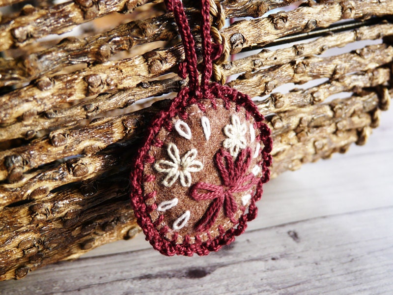 Felt Embroidered necklace Rustic country styles Pendant floral burgundy