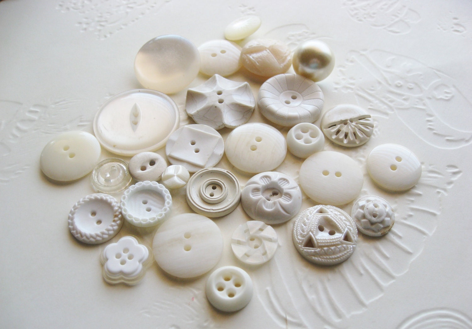 Vintage Buttons - cottage chic shabby chic mix button assortment of white colors, haberdashery, sewing button supplies -L102