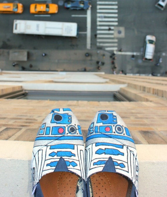 Custom TOMS - R2D2 aka R2DShoe - Hand Painted & Star Wars Inspired