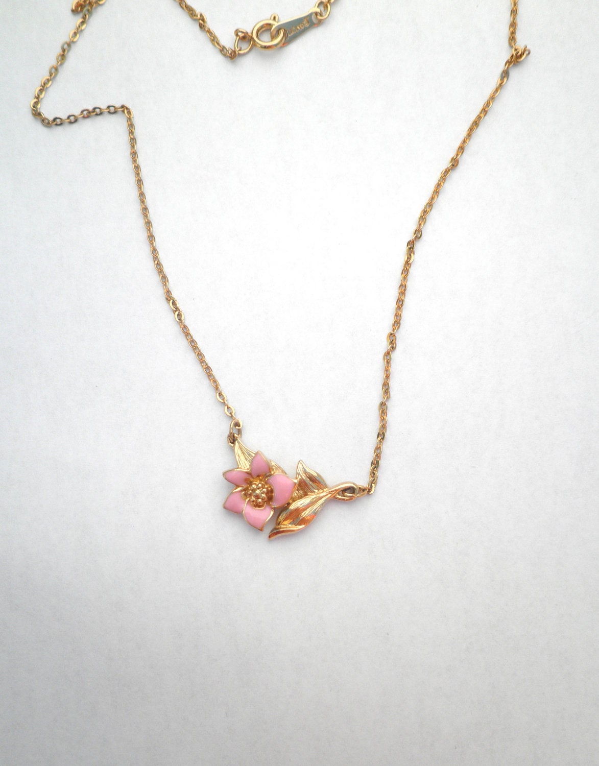 Vintage Avon Pink Enamel Flower Necklace. by childoftheuniverse21