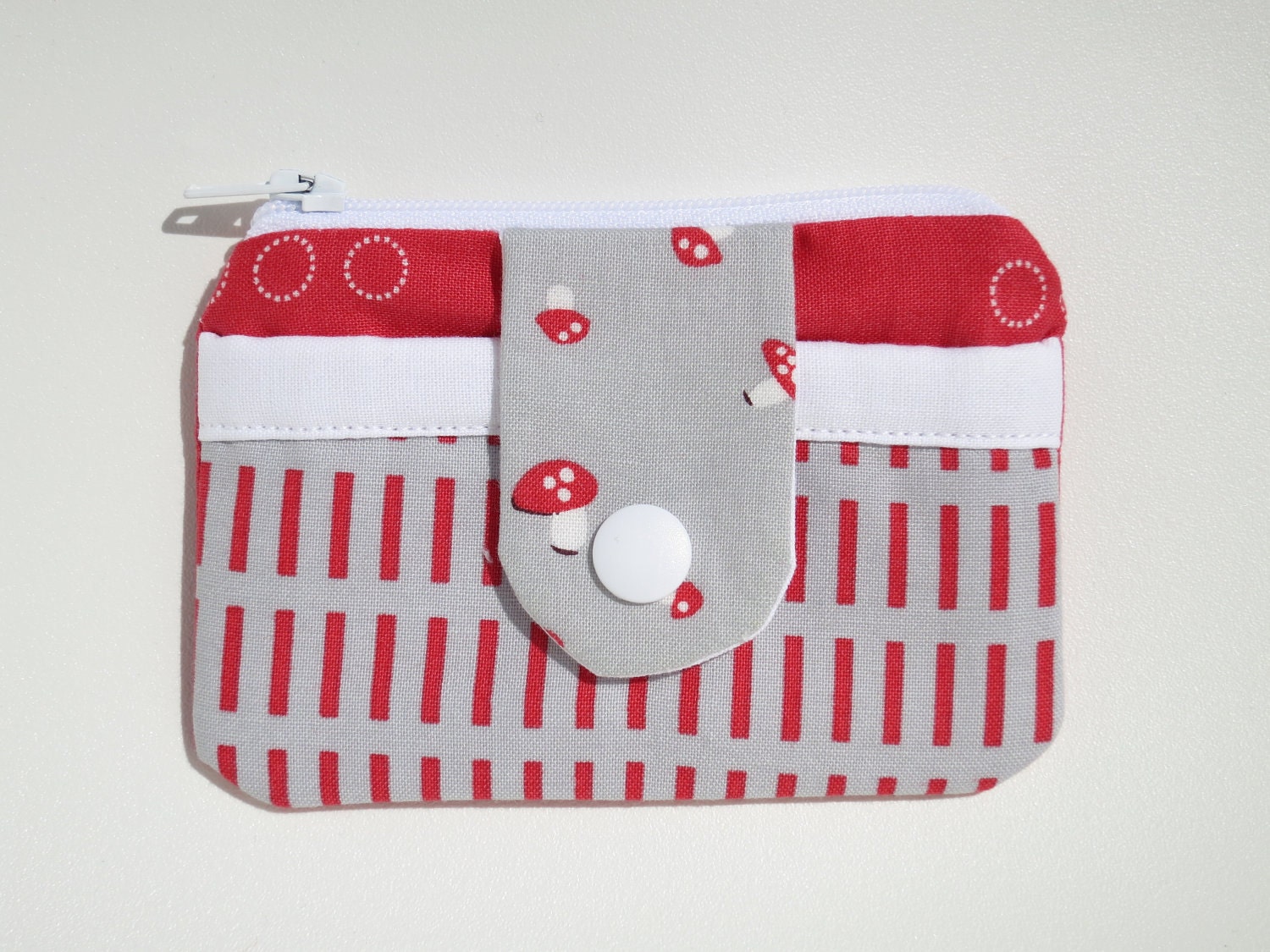 Zippy Snap Wallet - Gray & Red Dash