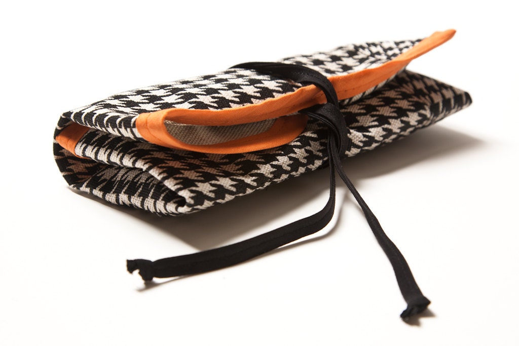 Pencil case -- Carrot Tooth