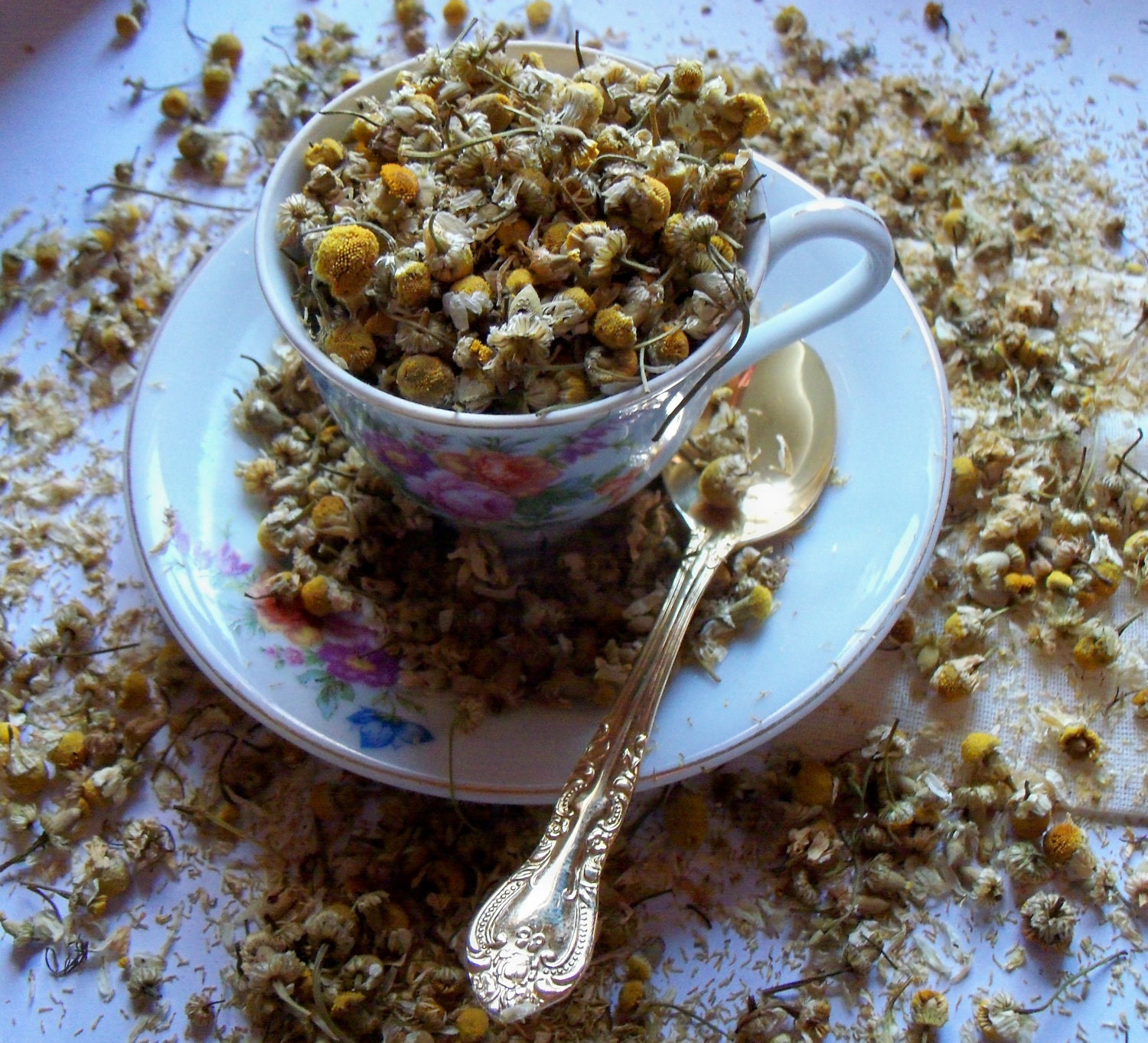 1 OZ Organic Chamomile Flowers High Quality German