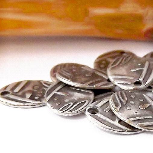 Sale - Stamped Charm 7x5mm Antique Silver Plate Oval 15 Charms