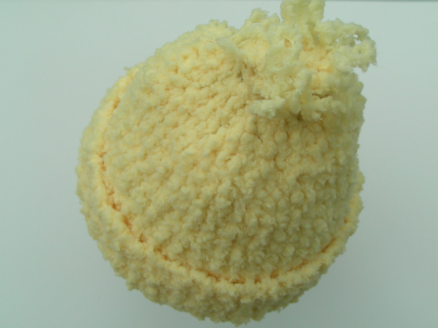 READY-MADE - The Cute Chick baby beanie - 36cm baby hat for 0-3 months - photo prop