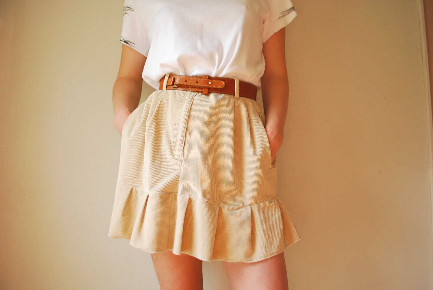 Creamy Corduroy High Waisted Ruffle Mini Skirt. Size Medium
