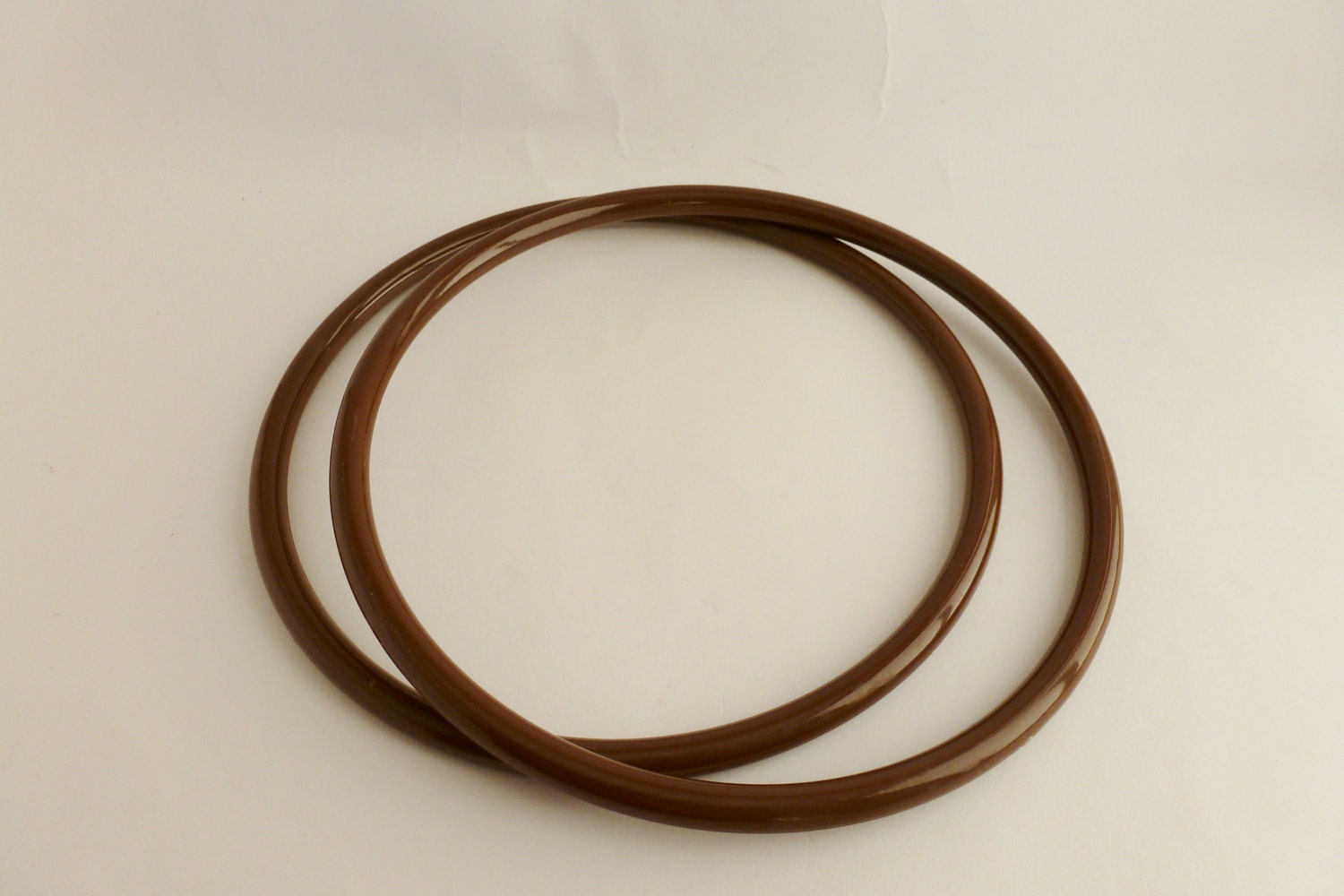 Plastic round Bag Handle, Ø 18cm ( Ø 7 in) wide brown colour