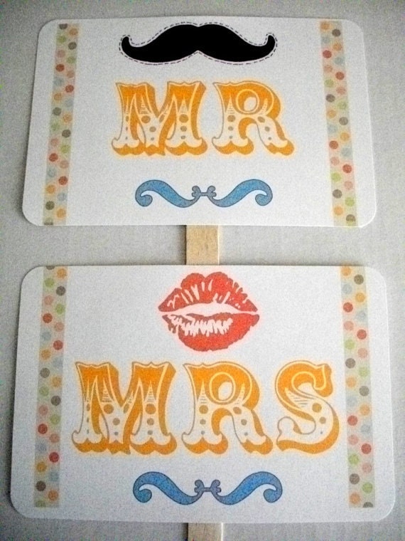 Photo Booth Prop Signs Vintage Look-Circus Carnival Theme-Mr/Mrs/Lips/Mustache-Thank You Double Sided Wedding Photo Prop Signs - Set of 2