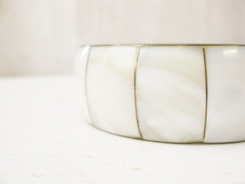 1970s mop iridescent bangle bracelet. FRESHWATER OPULENCE.