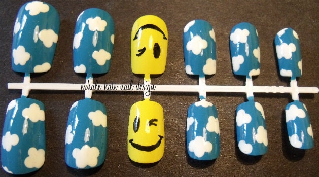 Accent fingers have happy faces. UV gel top coat. Liquid nail glue included, Accent fingers have happy faces. UV gel top coat. Liquid nail glue included,
