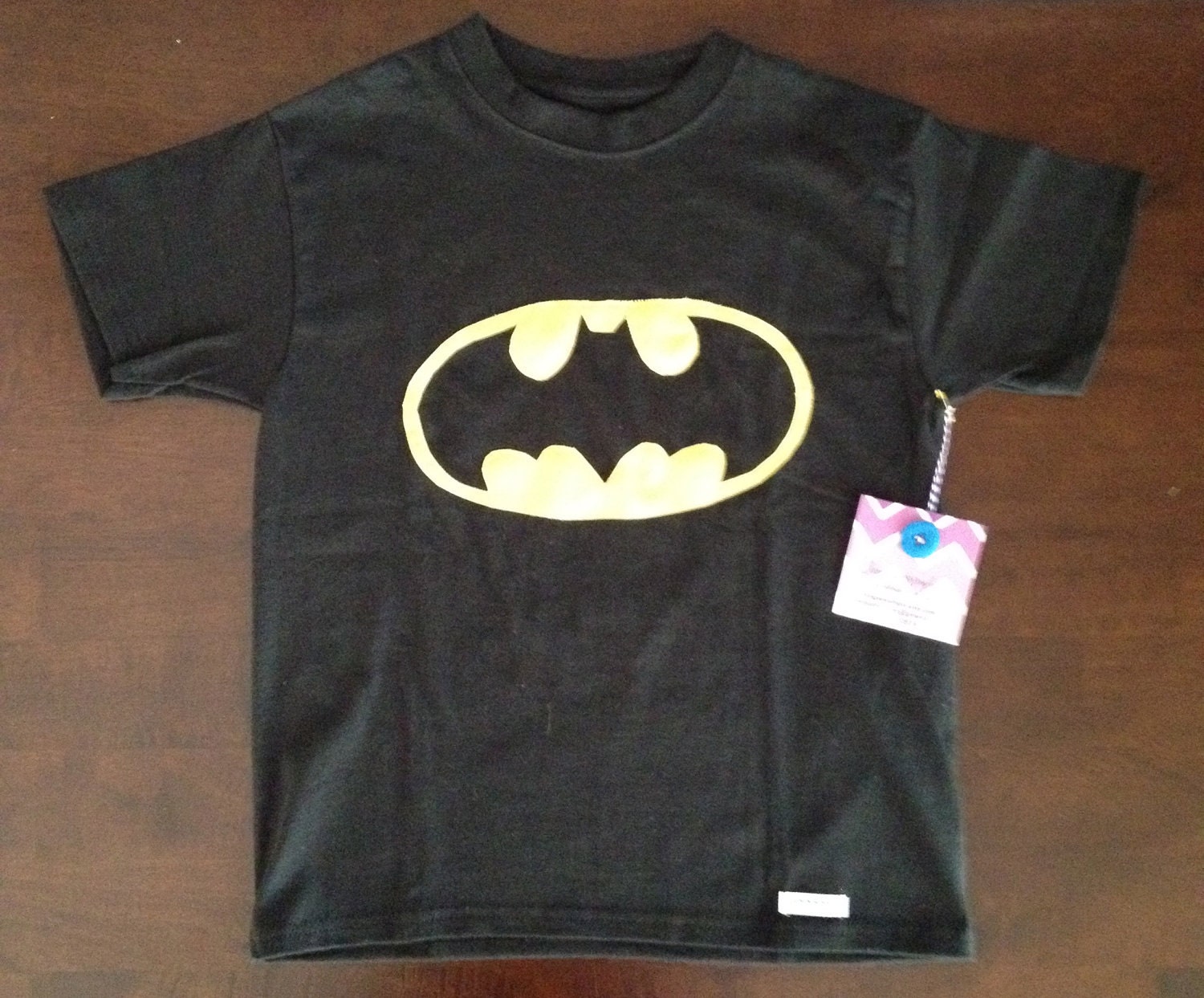 boy's batman appliqué t-shirt (size S Youth)