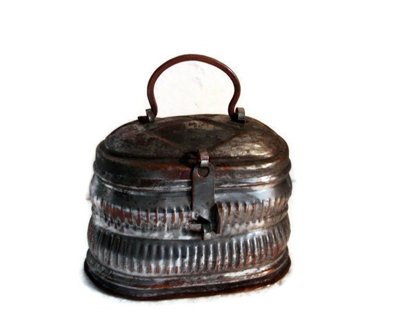 Soap case, vintage COPPER & tin rustic Middle Eastern, Turkish bath house box. Soap dish. Oriental metal crafts, Jewelry rings holder