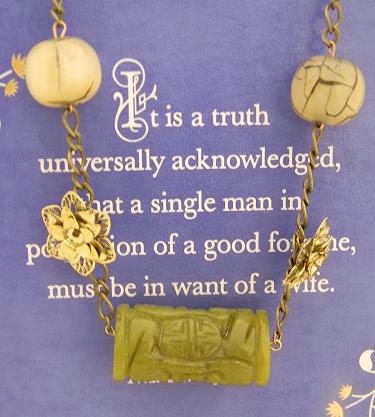 Green Jde & Gold Embellishment Necklace