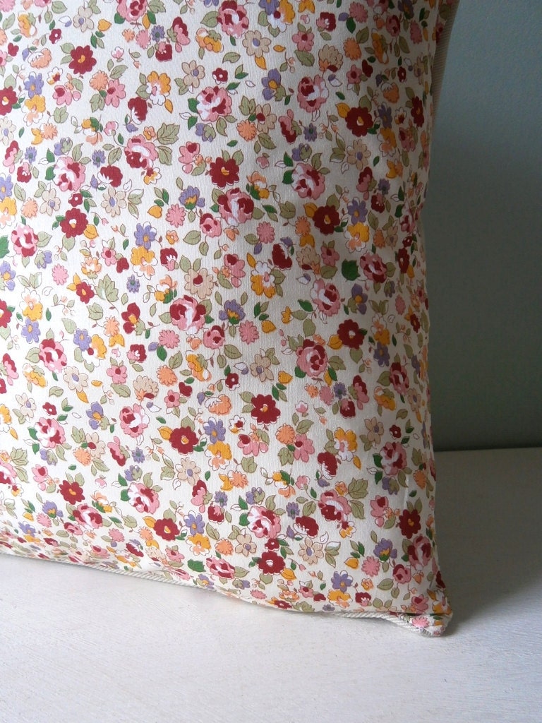Floral Vintage look Cushion / Pillow cover