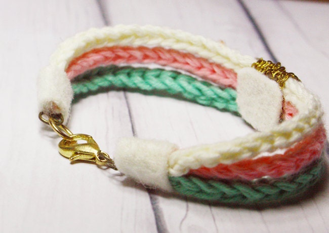 Three colors Crocheted Rope Bracelet - by qualified yarn and svelte golden chain wrap in center
