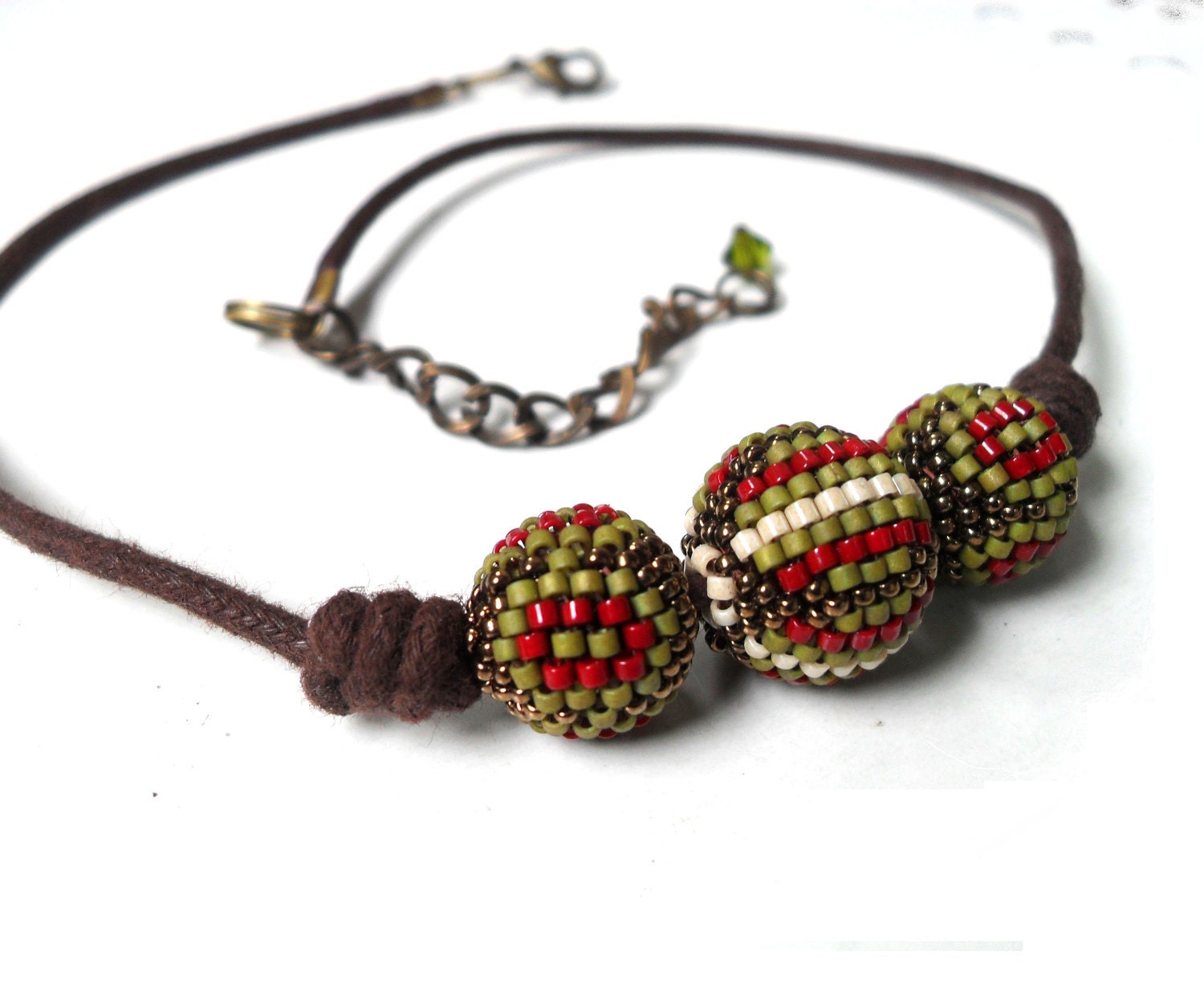 Green red necklace, beaded beads, striped balls