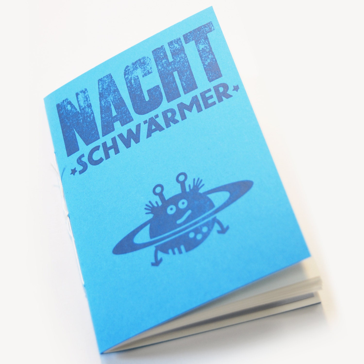 Notizheft-Set "NACHTSCHWÄRMER", 2 Bierfilze, Lesezeichen, Verschluss - DIN A 6, 40 Seiten 70g Skizzenpapier, bedruckter Einband, Letterpress