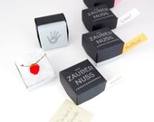 Zaubernuss in personalisierter Wunschbox, Namensschild, Wunschzettel, handbedruckt und gefaltet, 5x5x4 cm, angefertigte Nuss, Glücksbringer