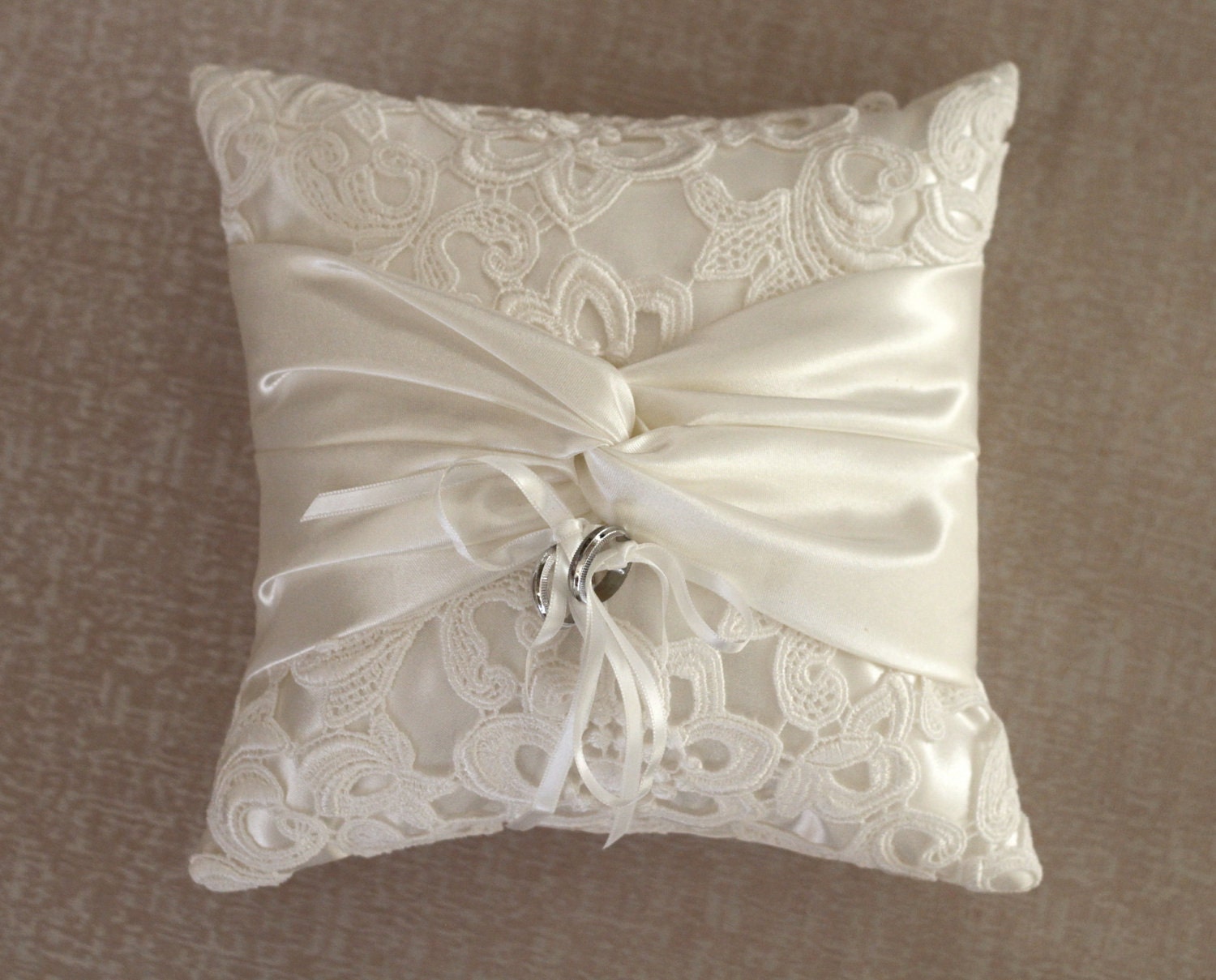 ring pillow