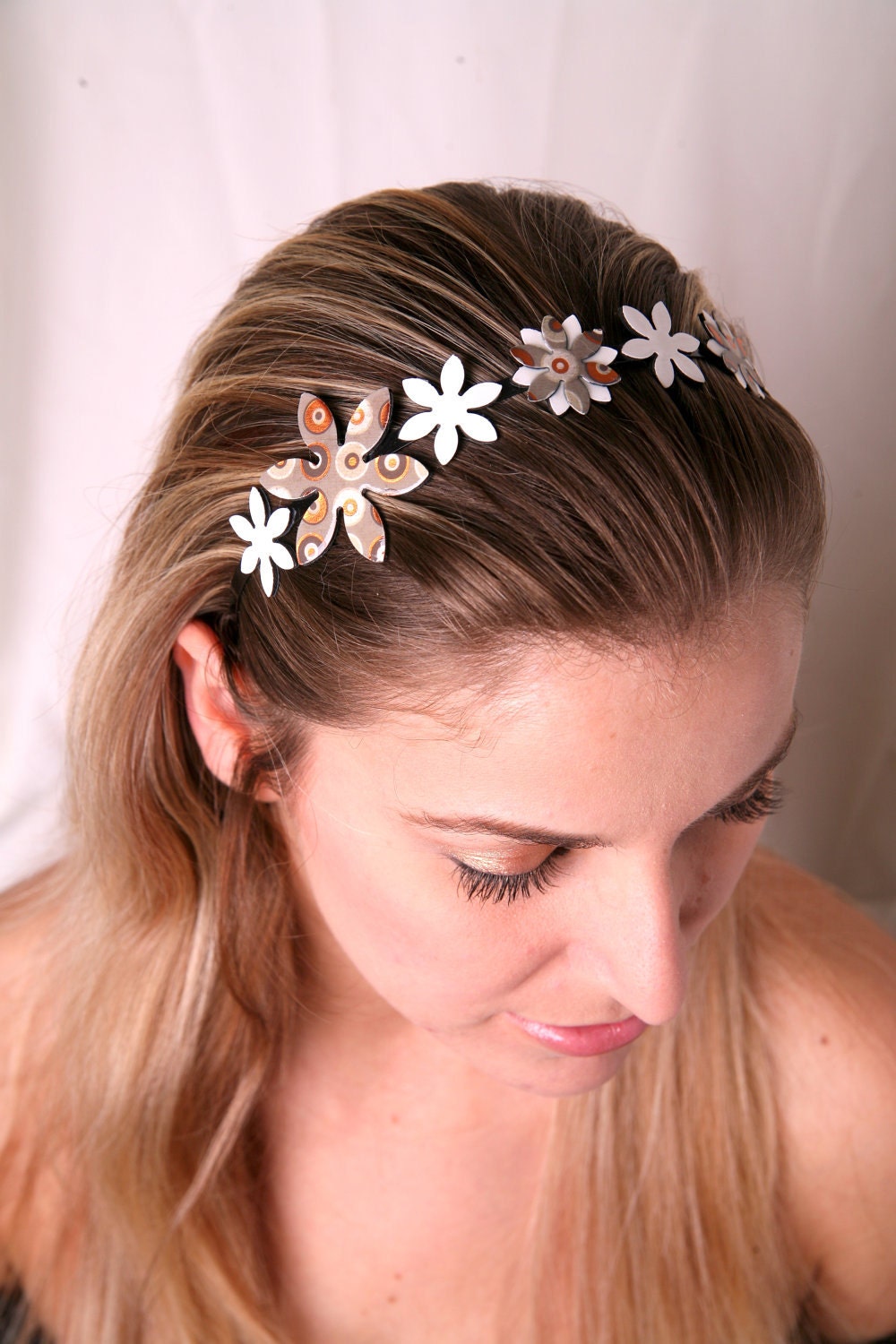 Natural colors headband, Fall accessory, Women headband, Fall hair accessory, White headband, Flower headband, Circle pattern headband, Gray