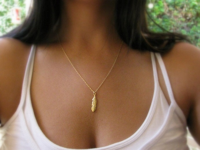 dainty gold necklace