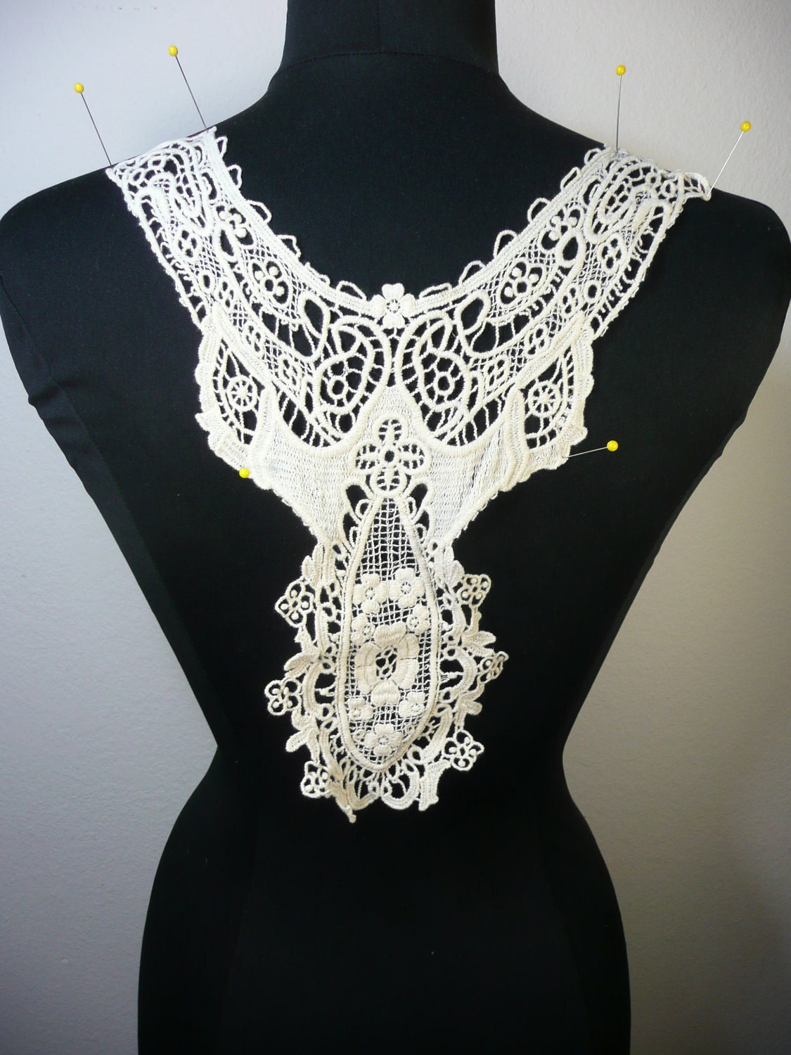 pretty trim has natural color flowerly applique cotton lace yoke applique trim