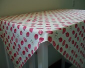 Strawberry Patch, Tablecloth and matching set of four napkins, Summer Entertaining, Party, Picnic, Kitchen, Strawberry, Gift Idea, Gift set