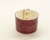fashion leather bracelet, handmade leather cuff, leather handcrfted jewelry, old rose colour pattern bracelet, snake skin pattern cuff