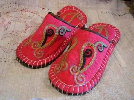 Felted indoor slippers (pink)