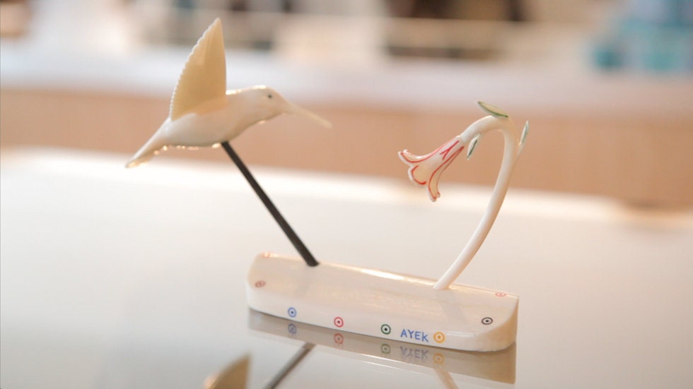 Ivory Hummingbird with Daffodil