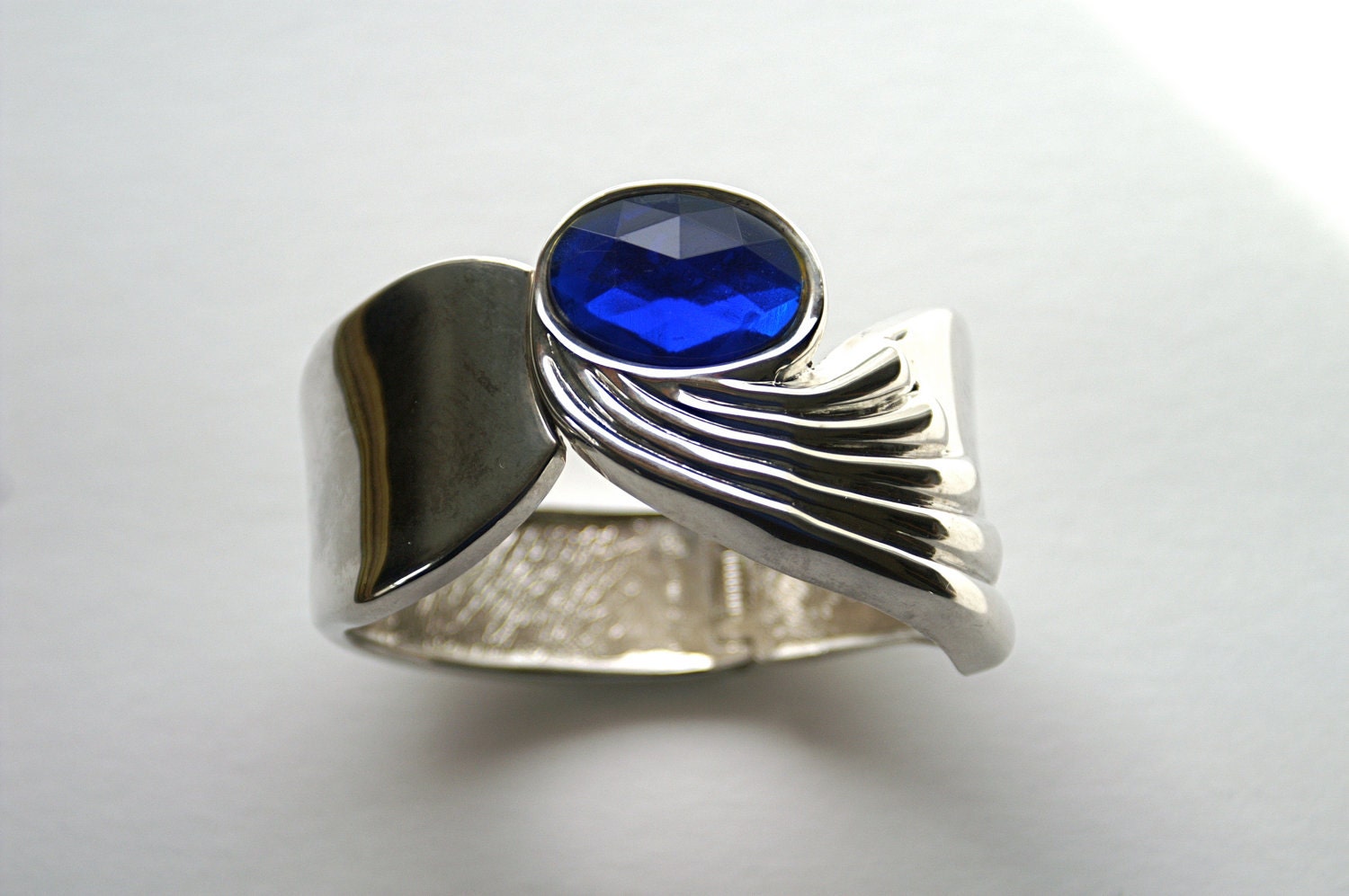 Vintage Hinged Bracelet Wide Cuff Silvertone with Blue Faceted Acrylic Stone Art Deco Style