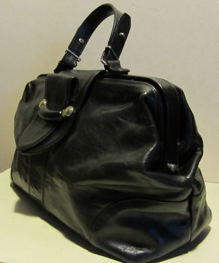 Fabulous vintage doctor's bag in black leather,  Italy