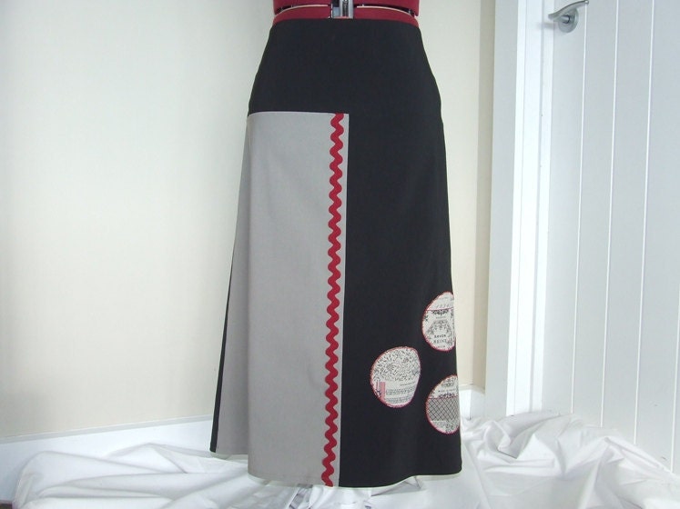 Womens black and natural skirt with circle applique