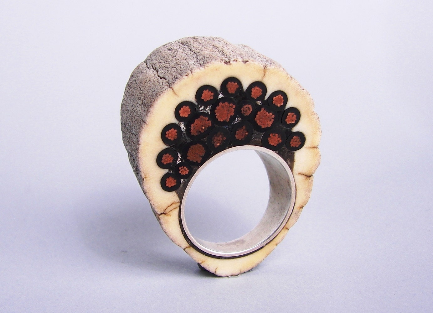 MILFLORES Black Handmade Ring