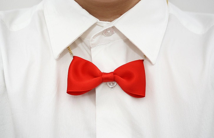 Bowtie Necklace