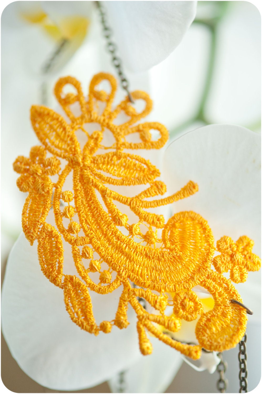 Lace Necklace in Yellow ((WOODSTOCK)) - eightcranes