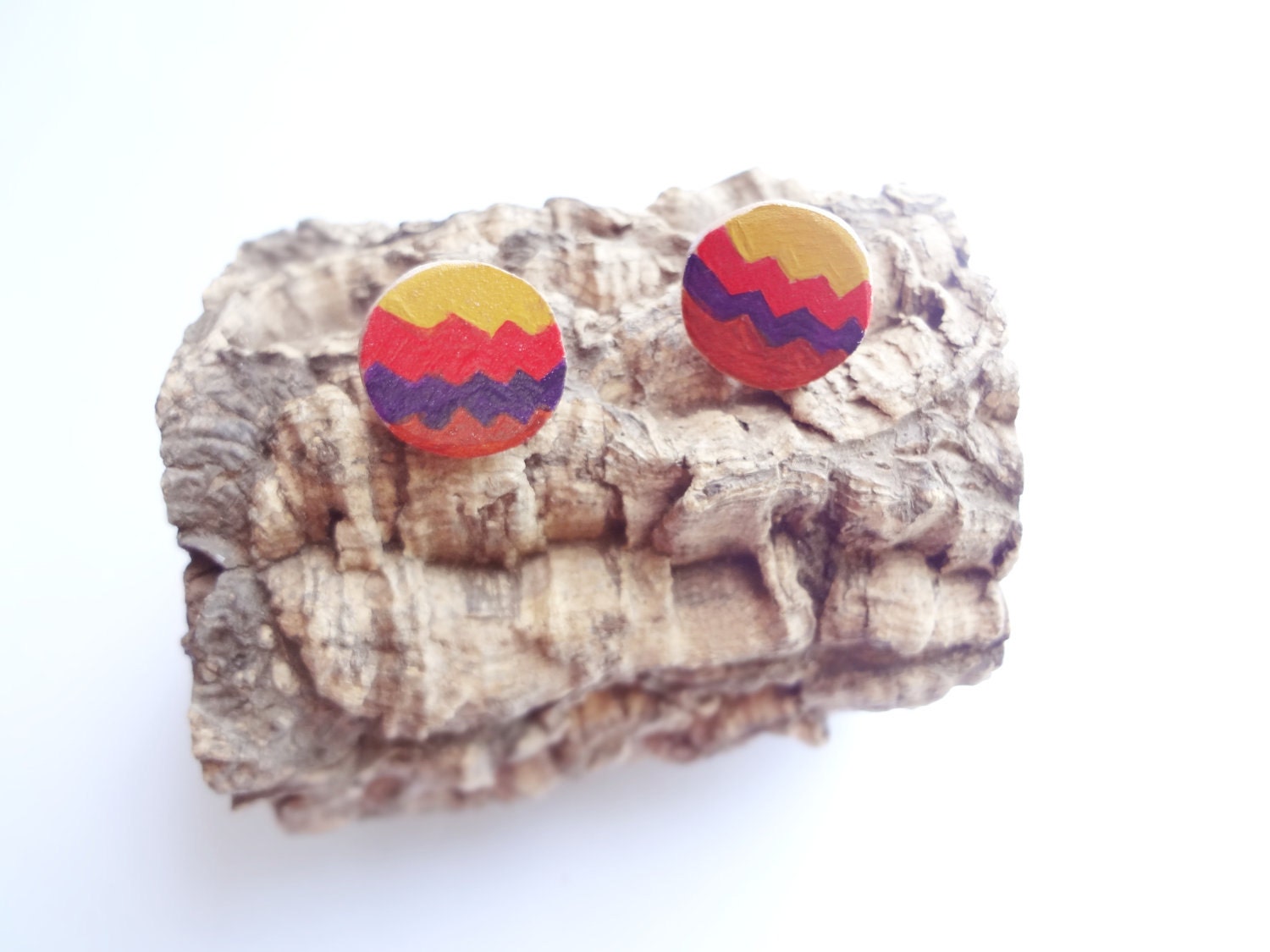 Back to 90s red red brown yellow purple geometric tribal wood earrings - thefrenchboheme
