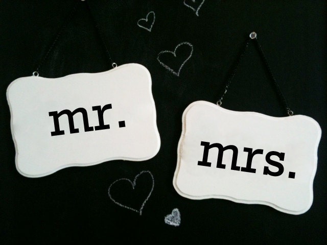 MR & MRS, custom wooden sign, wedding decoration, hand painted, photo prop, shabby chic modern vintage rustic