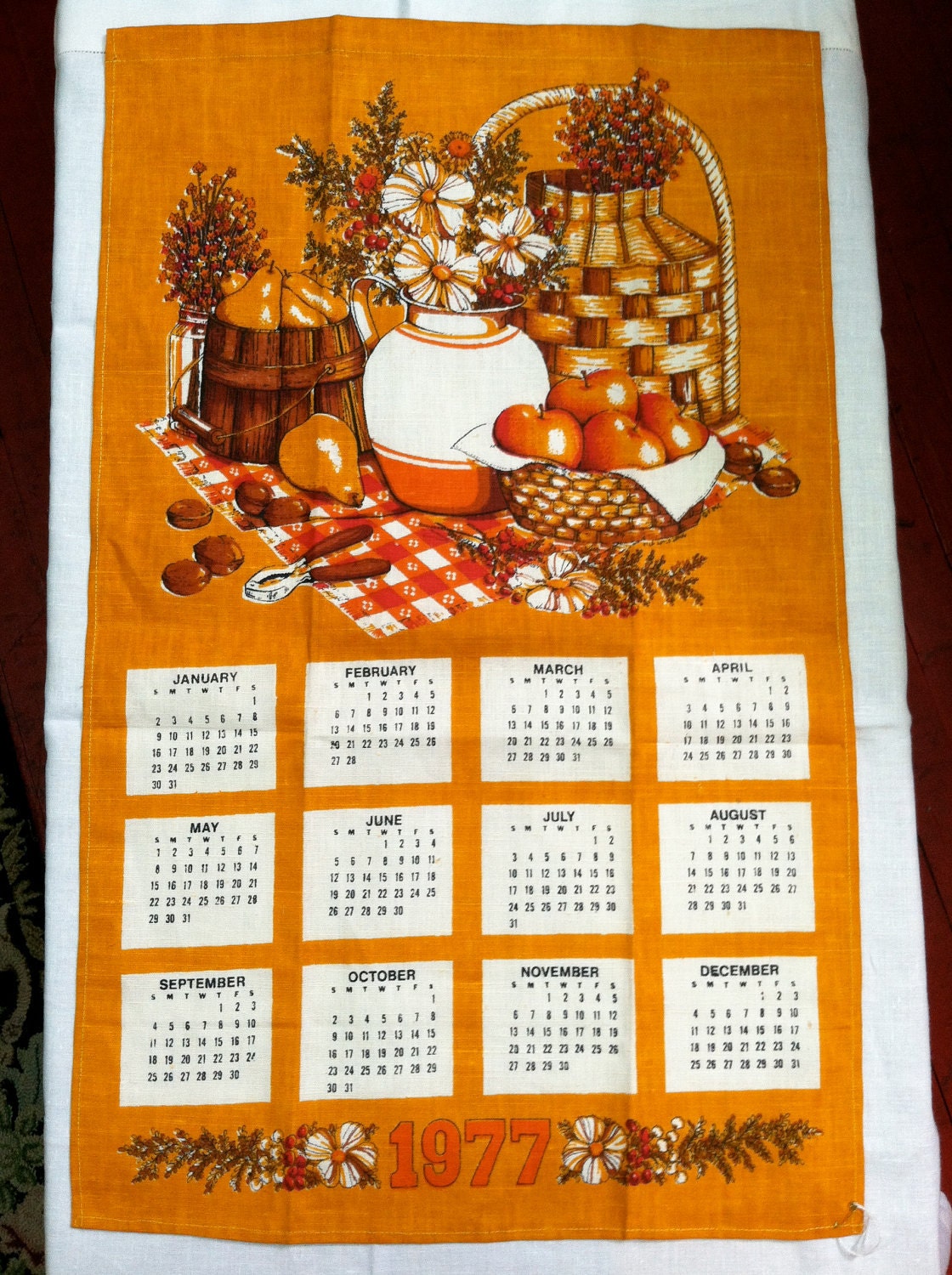 1977 Linen Kitchen Calendar Towel - PurpleIrisVintage